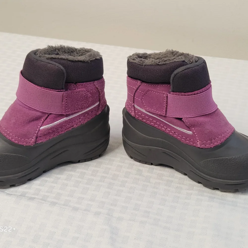 The North Face Toddler Pink Winter Boots Size 7.  #X17
